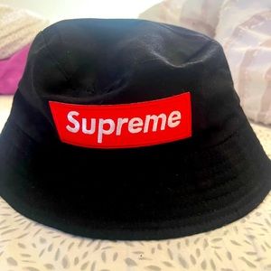 Supreme bucket hat